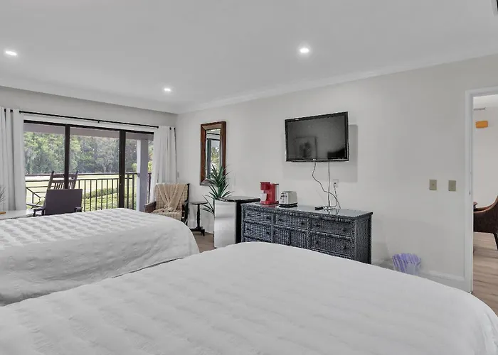 Fox Hunt Studio Suite - Golf Course Views - 1020