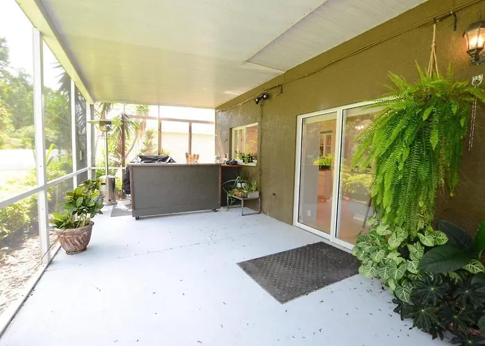 Spacious Home In Tampa Area & Wesley Chapel