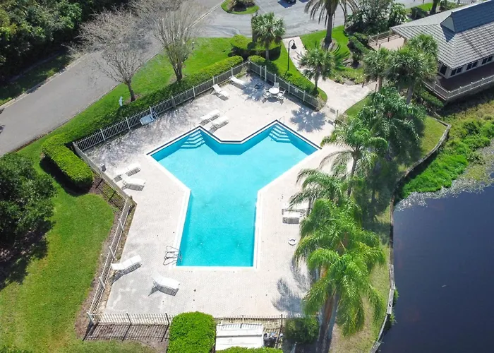 Resort Palm Retreat